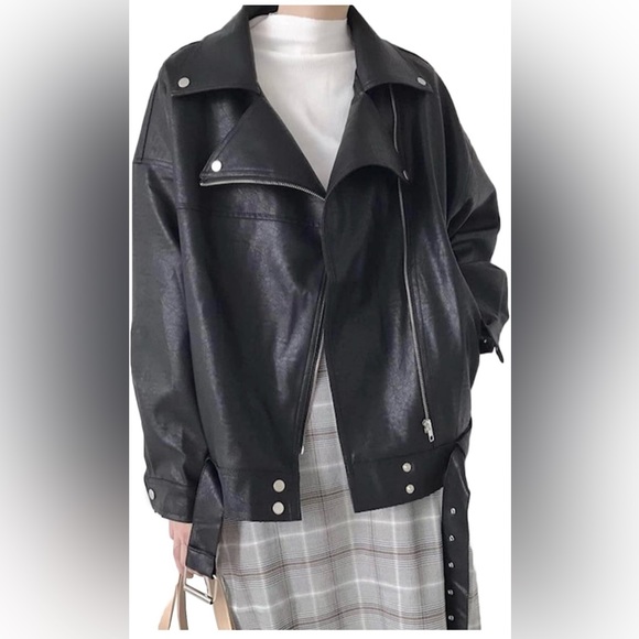 Women Faux Leather Jacket - Picture 3 of 5